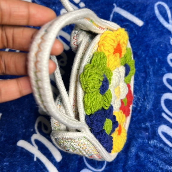 Flower patch work crossbody/handbag - Picture 5 of 6